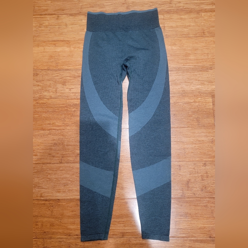 PINK Victoria's Secret Seamless Green Leggings Size S